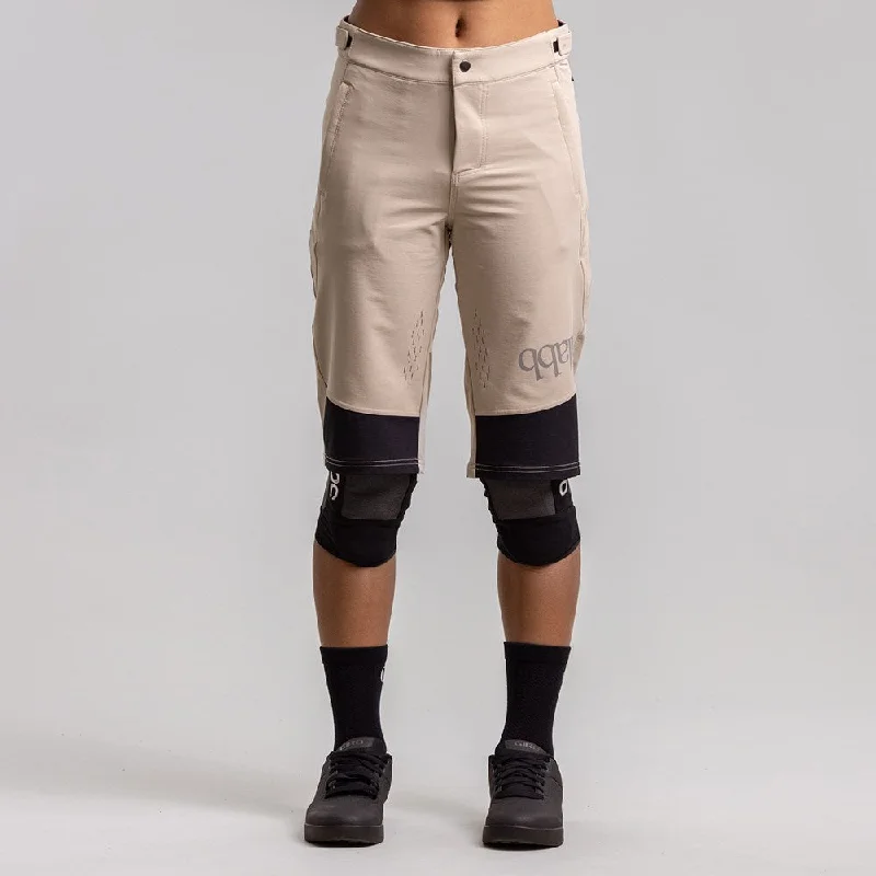 summer white shorts -Traverse Ride Short - Women's OAT